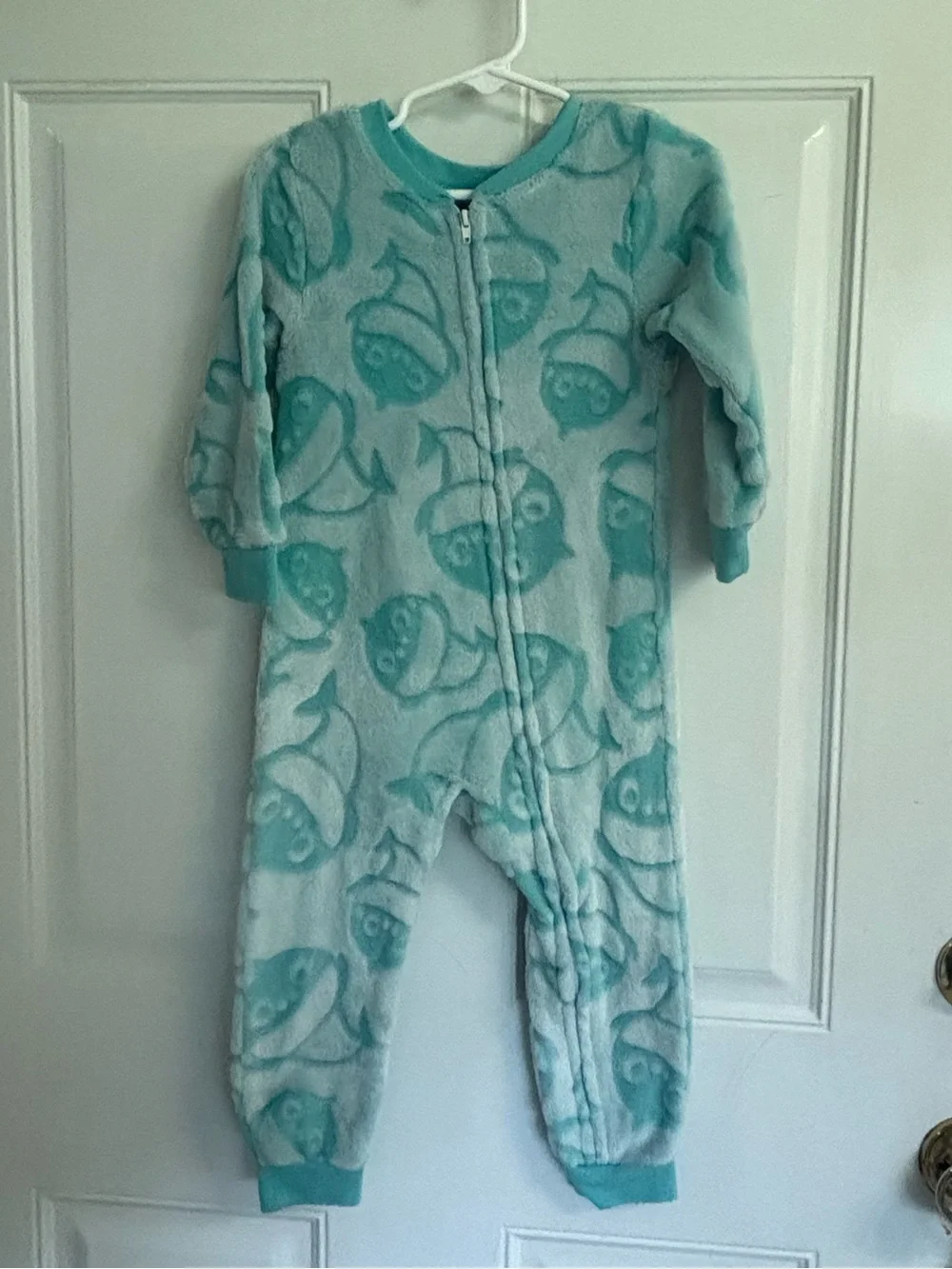 3T Pinkfong Baby Shark light blue/Teal plush fleece zip up long sleeve Romper.